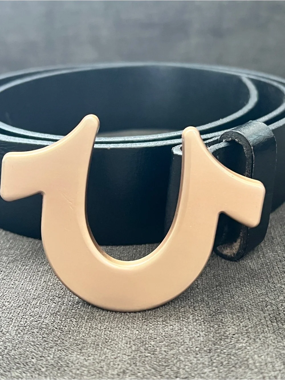 True Religion Men's Sage II Enamel Filled Horseshoe Belt Black/Gold, Size 32